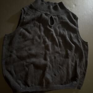 Brandy Melville John Galt Womens Crop Sleeveless Sweater. Black